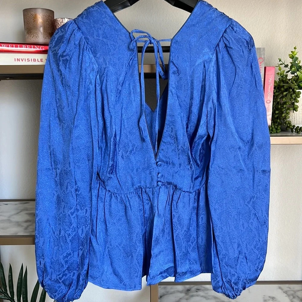 🌼TOPSHOP🌼 NWT Satin Jaquard Peplum Blouse, Size 6 (US 2/4)